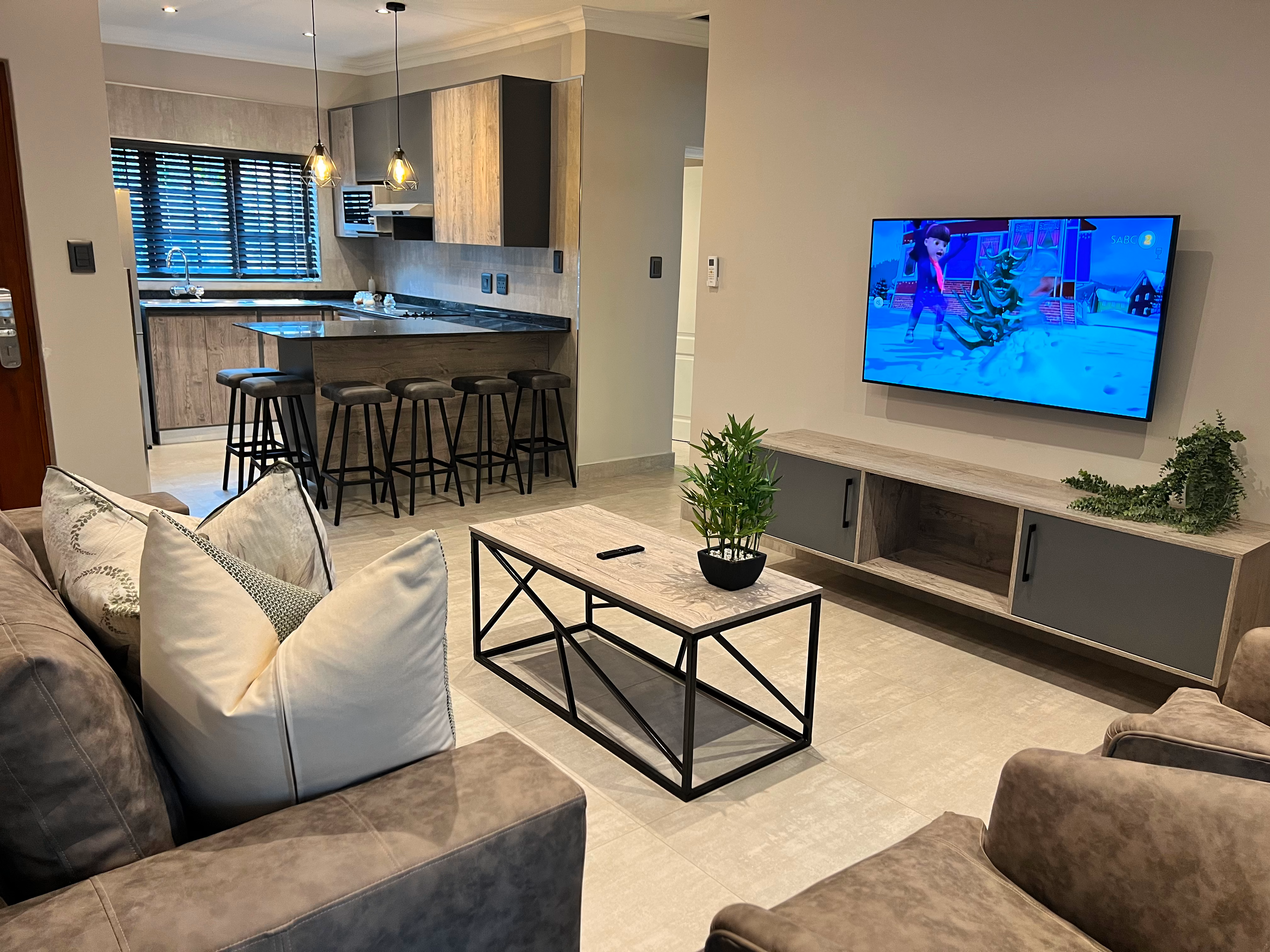 2 Bedroom Luxury Apartment